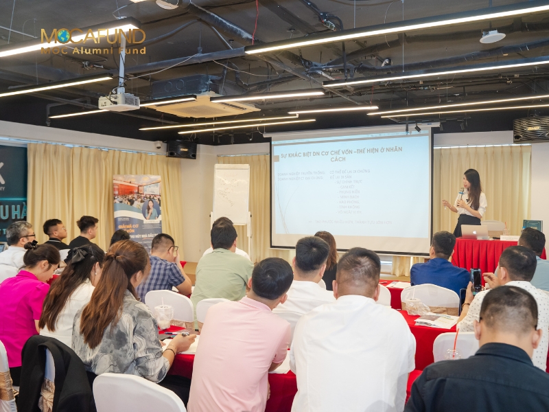 Các chủ doanh nghiệp tìm hiểu về cách xây dựng bể lợi nhuận tại Workshop 