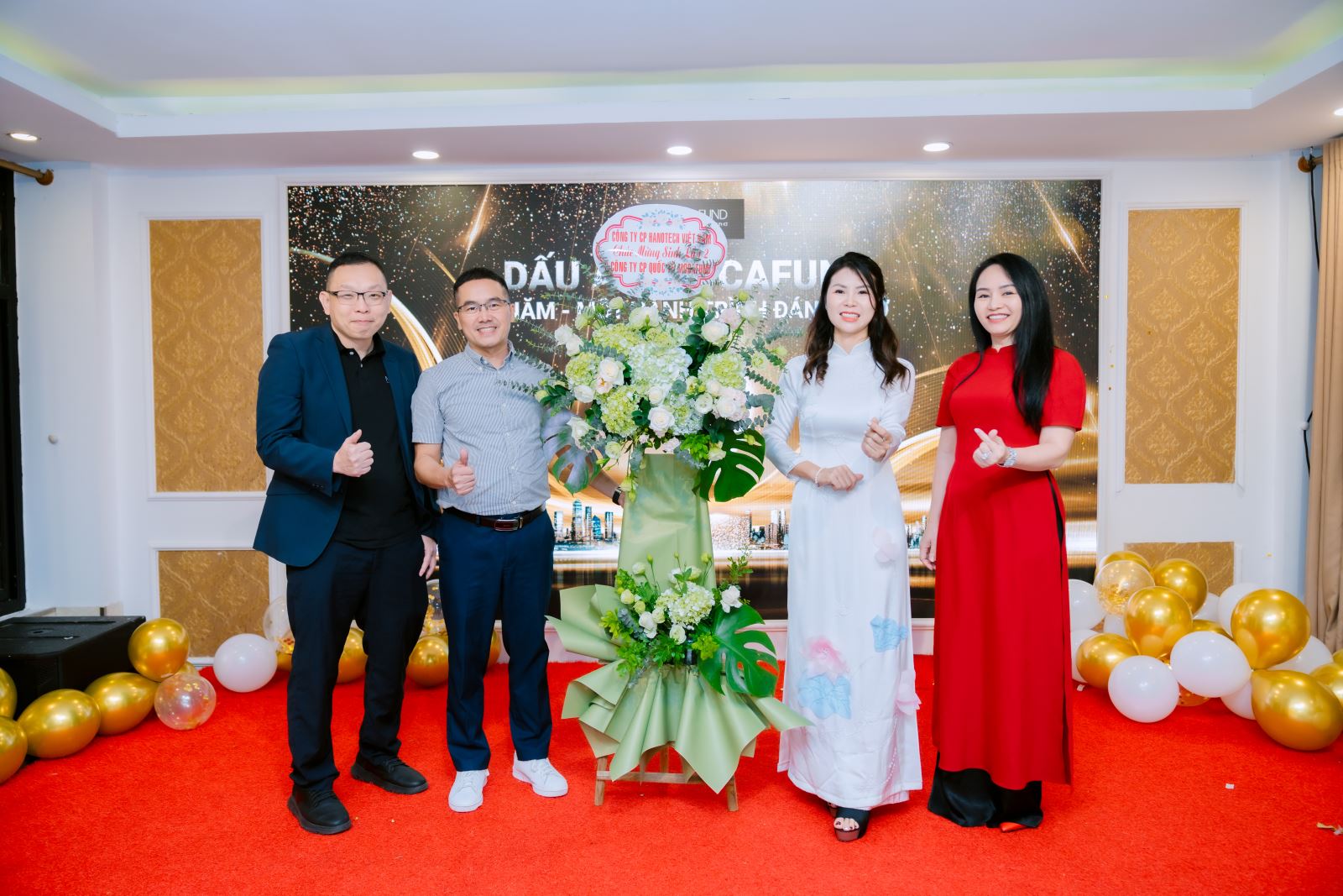 HANOTECH gửi tặng lãng hoa