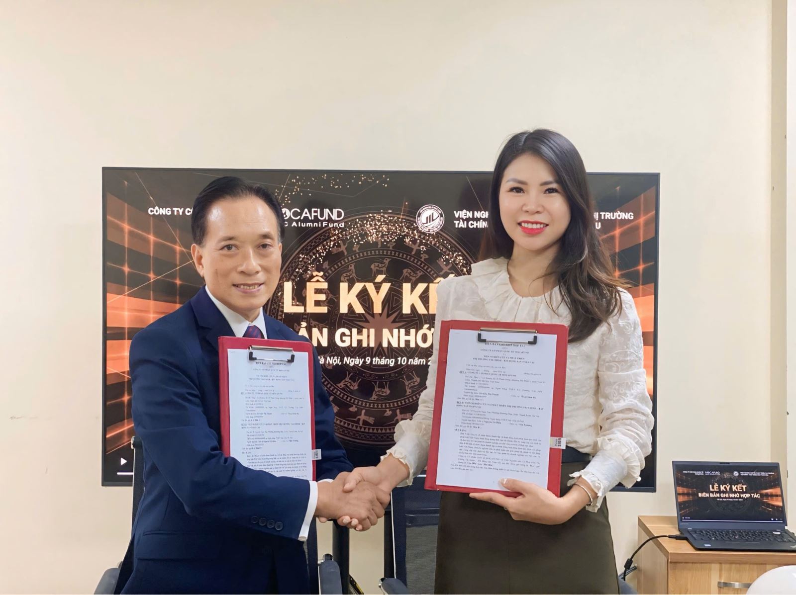 Lễ ký kết MOCAFUND với Viện Nghiên Cứu và Phát Triển Thị Trường Tài Chính – Bất Động Sản Toàn Cầu