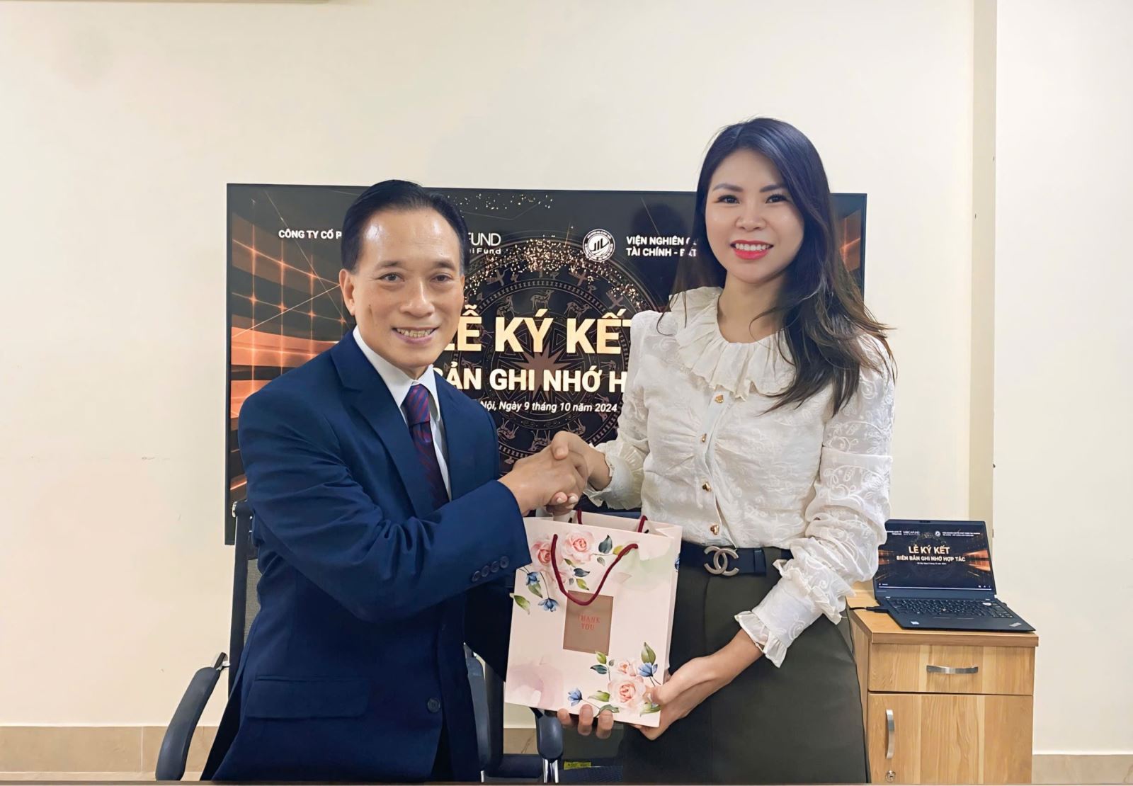 Tiến sĩ Nguyễn Trí Hiếu và Chuyên gia Kiều Thị Thành (Selena Kiều)